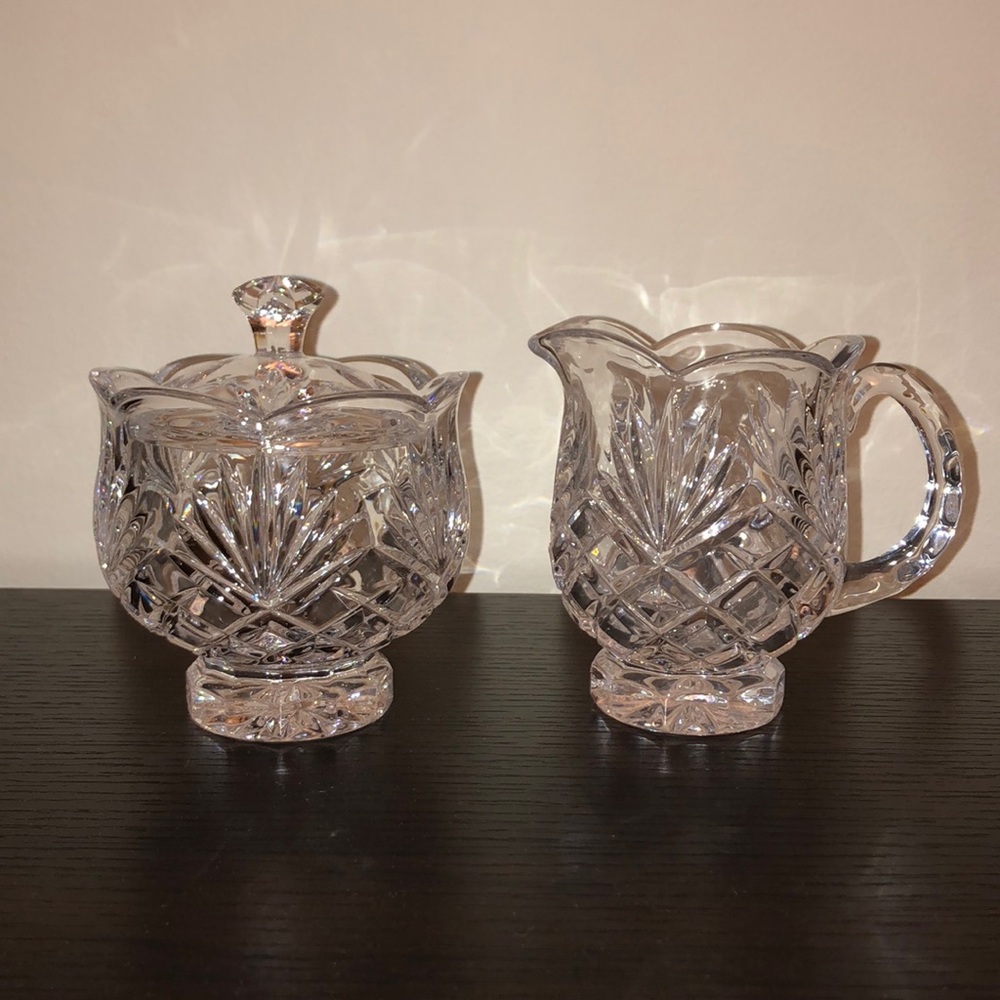 Crystal sugar and creamer. Brand new.